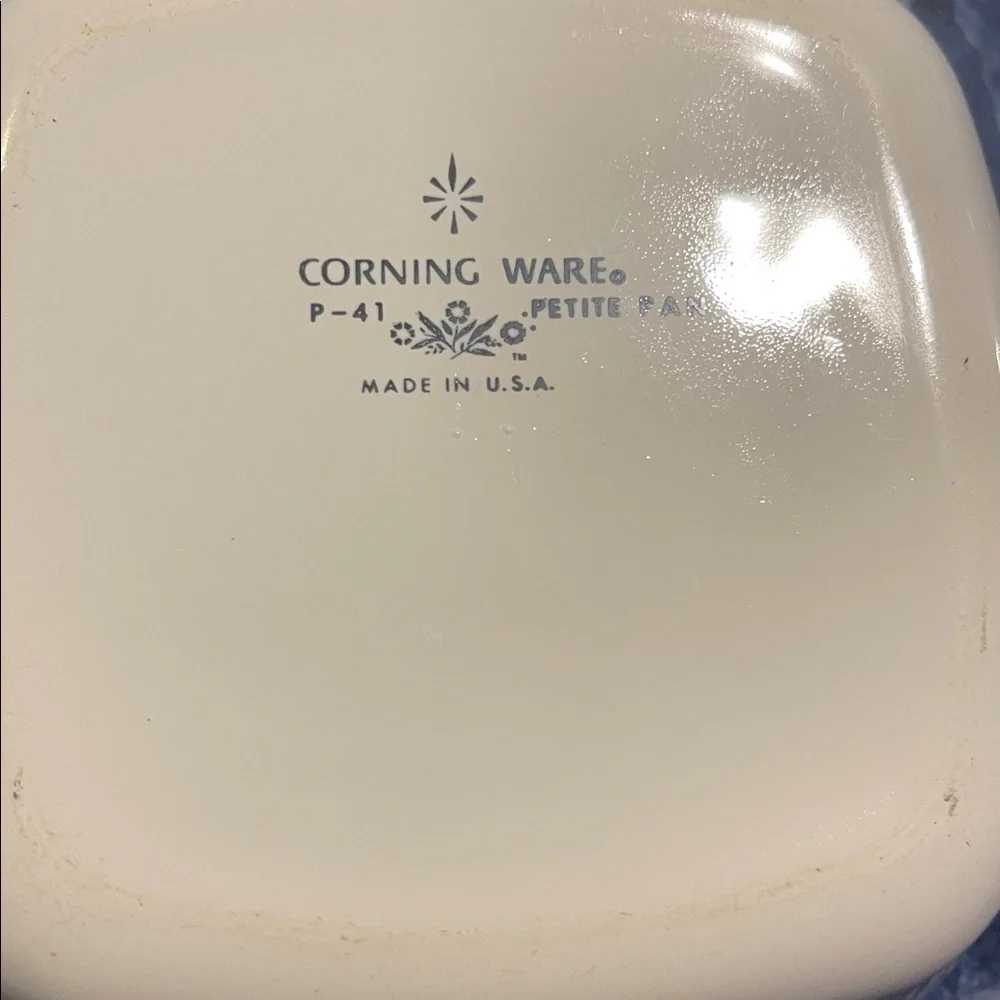 vintage “ Cornflower‎ “ Corning ware petite baking dish 
P-41 - Picture 2 of 2